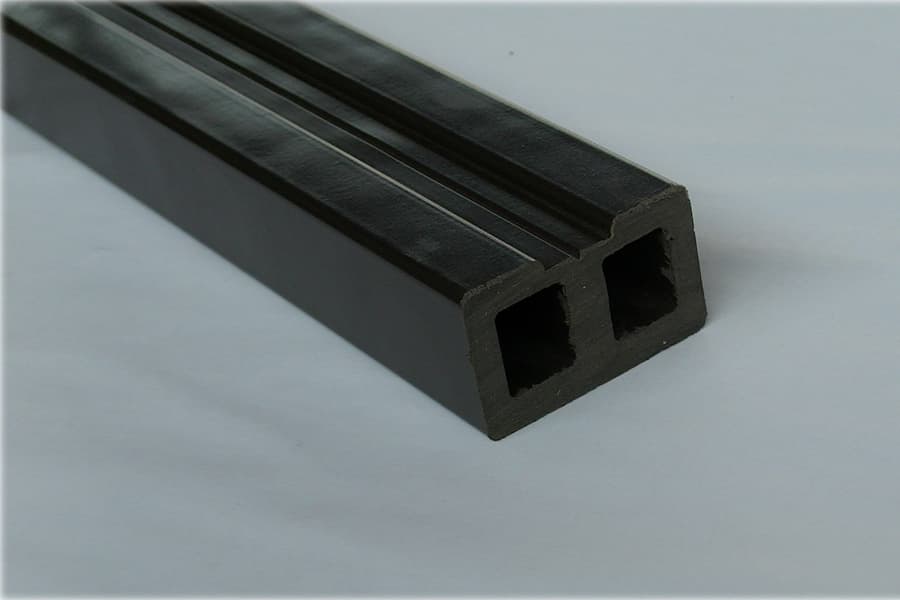 Ossature WPC, 50 x 30 mm, 3 m de long (série Woodstore)